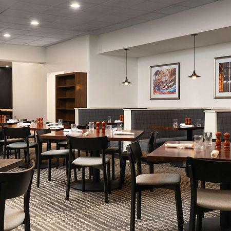 Hotel Doubletree By Hilton Pittsburgh Airport à Moon Township Extérieur photo