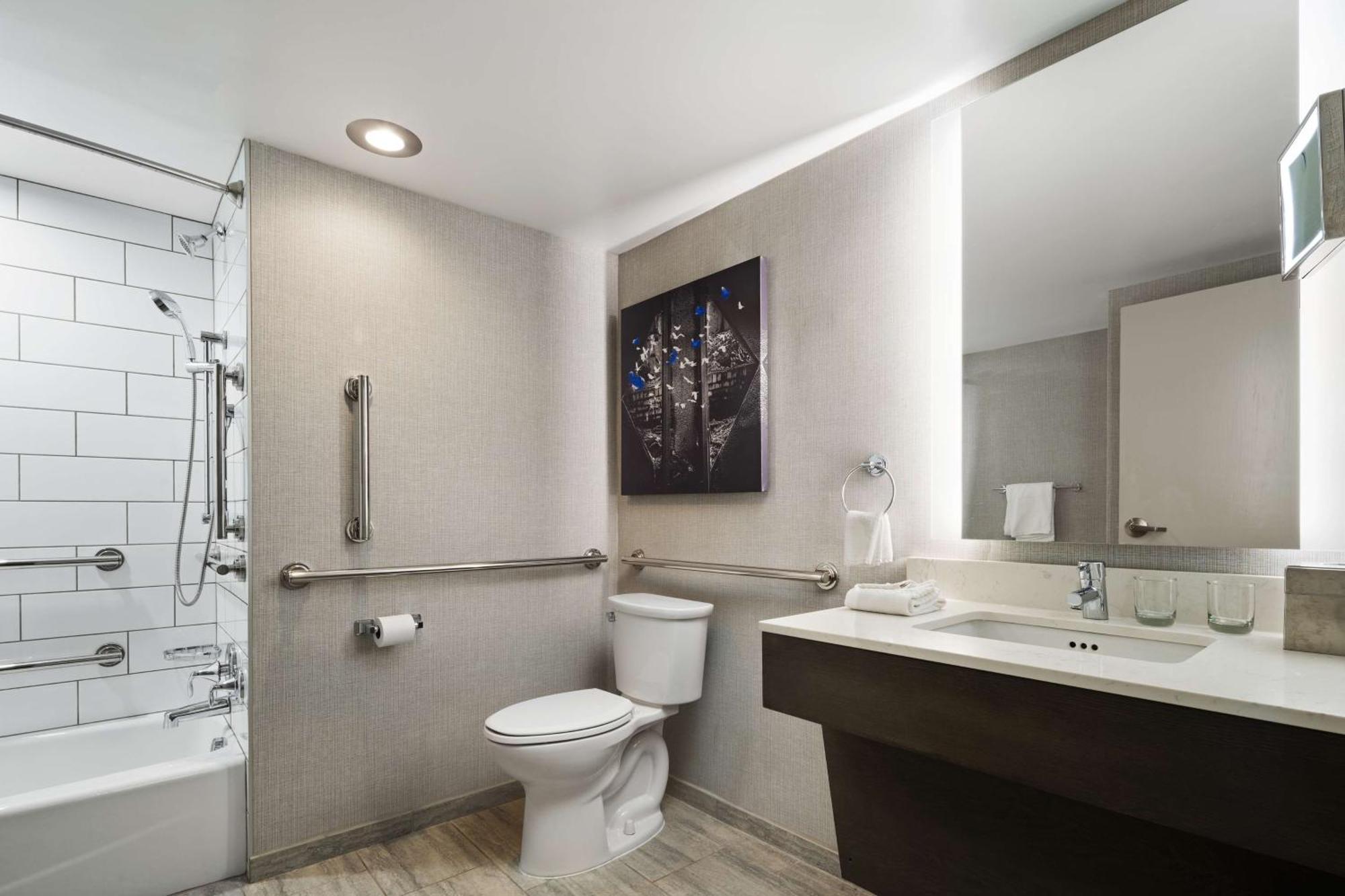 Hotel Doubletree By Hilton Pittsburgh Airport à Moon Township Extérieur photo
